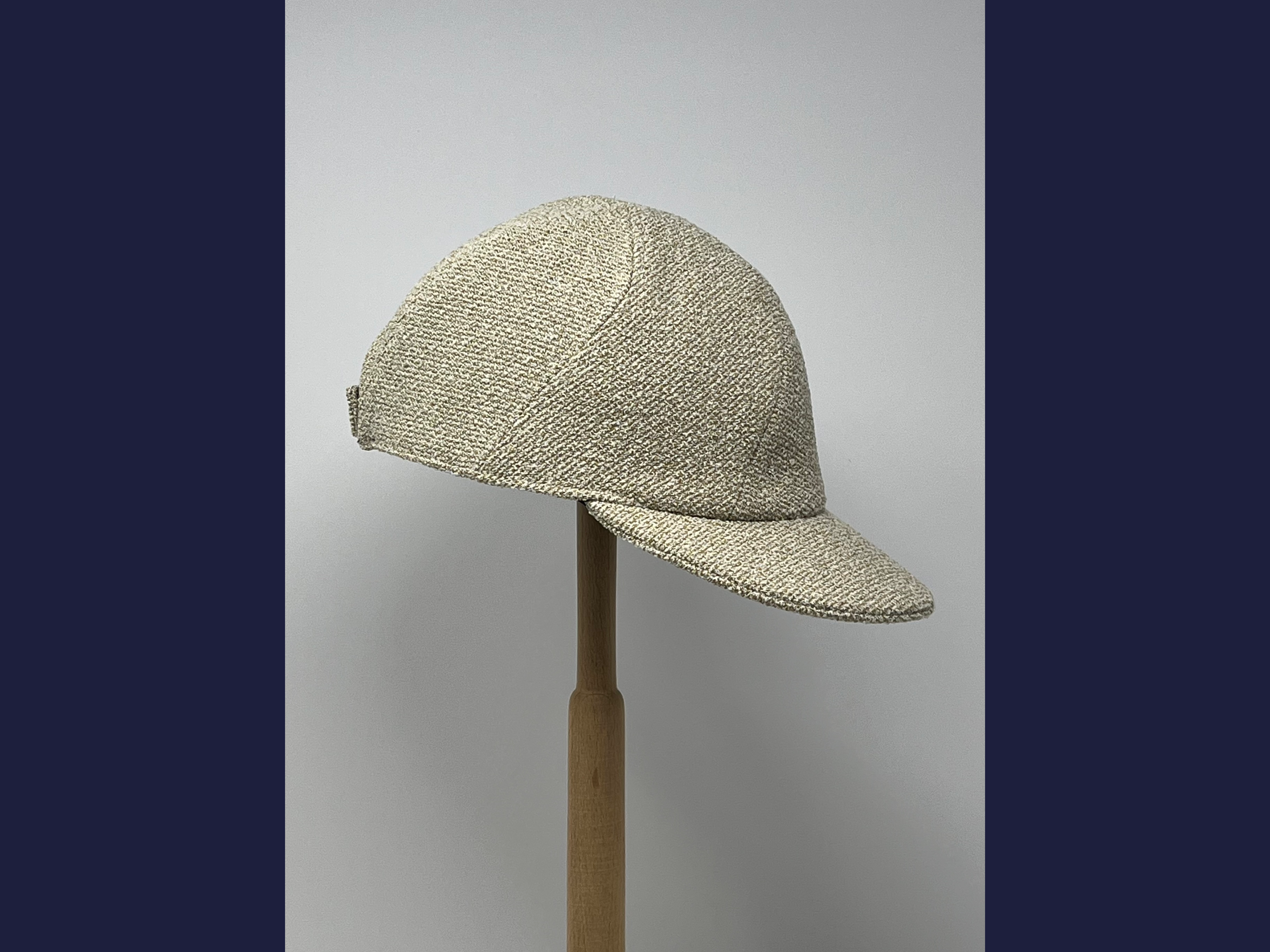 N°113_cap on hat rack_Le Panache Paris©